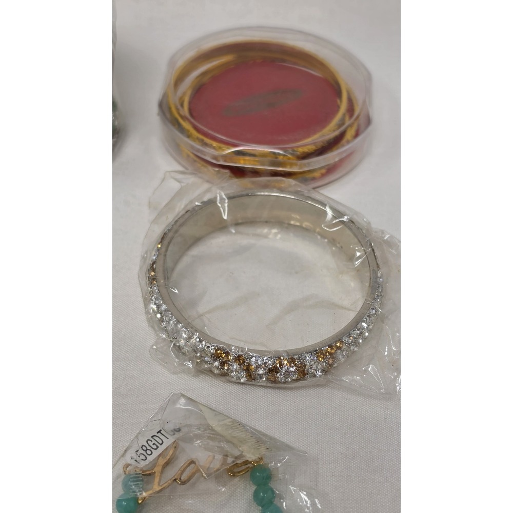 Lot Of Costume Jewelry Bracelets 2lbs 1 Oz - Picture 5 of 9